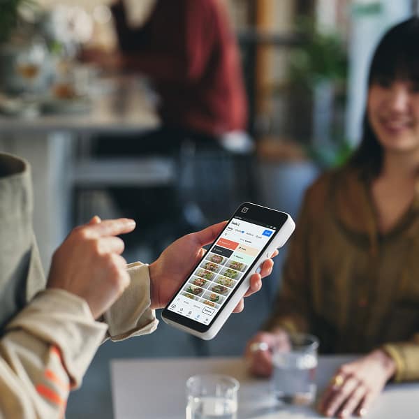 Square’s New Handheld Payment Scanner Looks Like a Phone